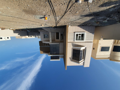 CURTAIN WALL