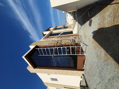 CURTAIN WALL