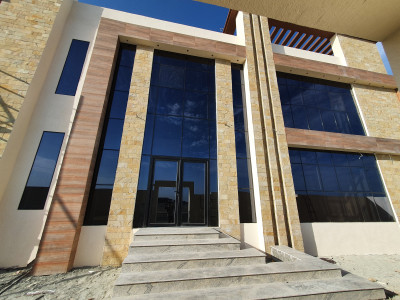 CURTAIN WALL