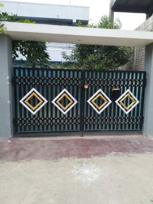 ALUMINIUM GATE