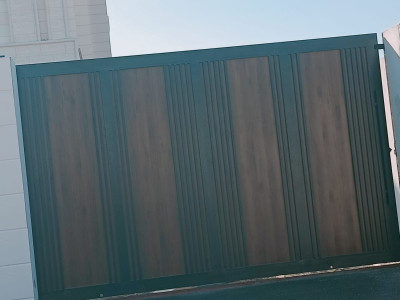 ALUMINIUM GATE