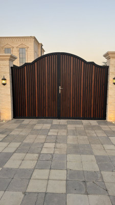 ALUMINIUM GATE