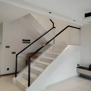 Glass Stair Railing (1 + 1)